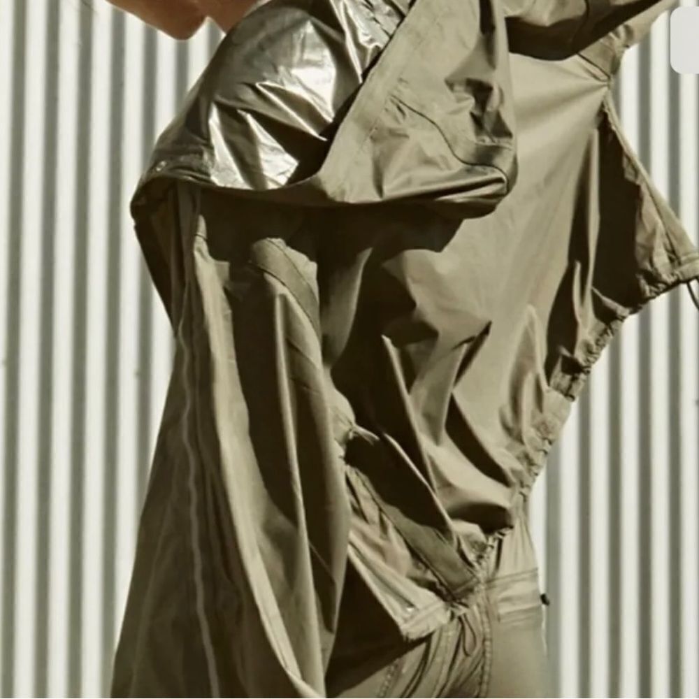 NWT Free  people- Rain Check Packable
Waterproof Jacket size XS
Retail $168 - Picture 3 of 12